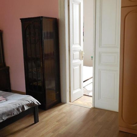 2 Room Apartment Near Opera House Lviv Exterior photo